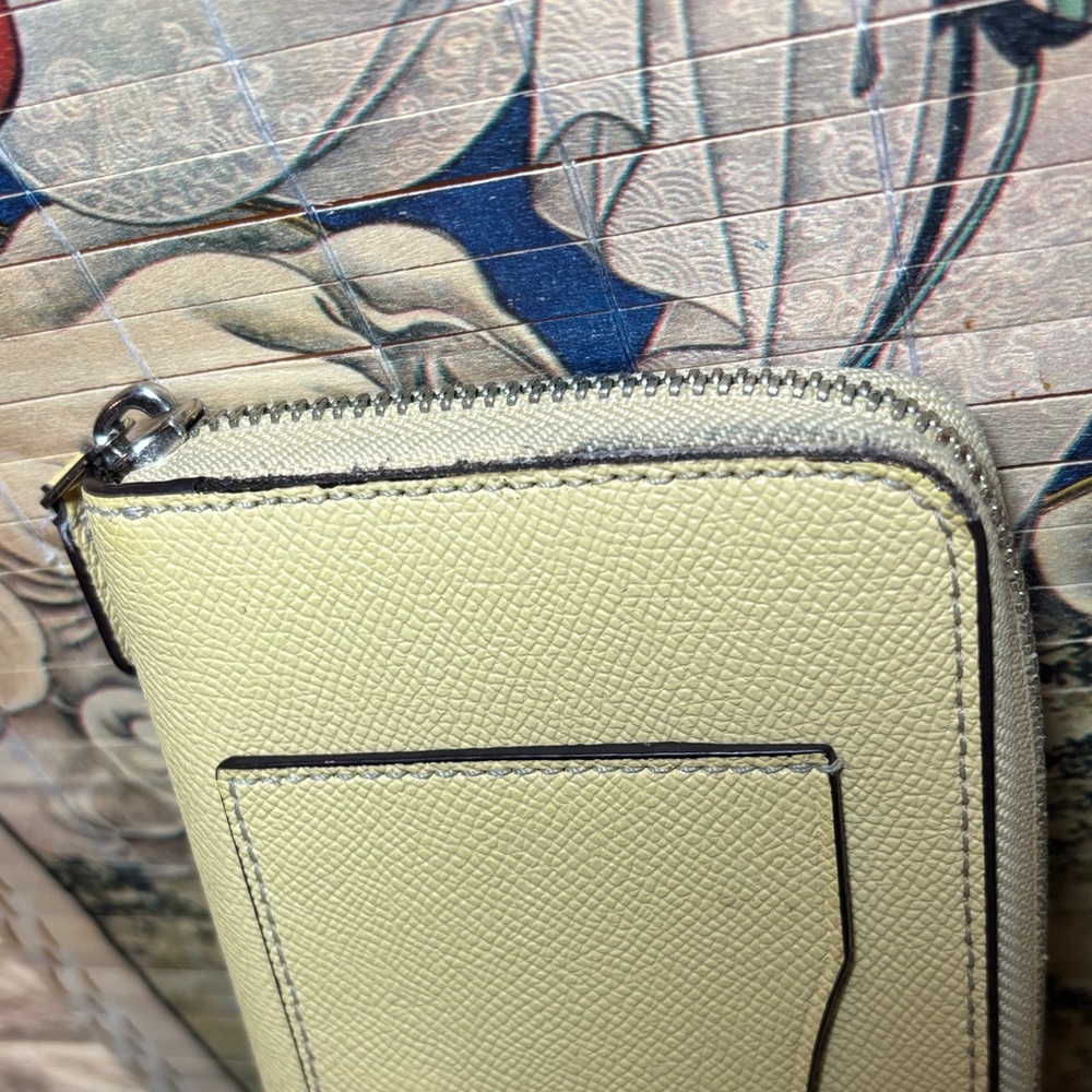 Coach Creamy Lemon Leather Zip-Around Full Size Wallet 7.5”Lx4”H - Picture 12 of 17